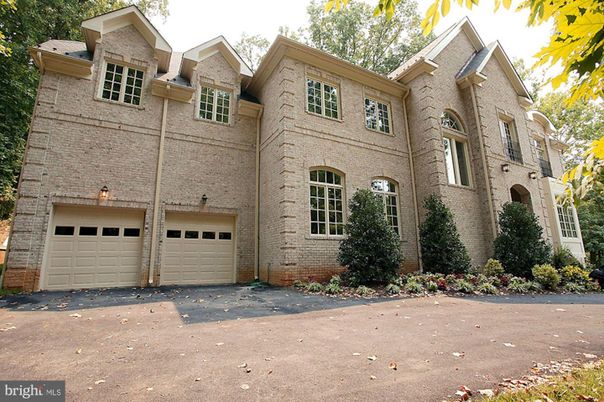 Attached, Exterior, Facade, Brick Facade, Rowhouse