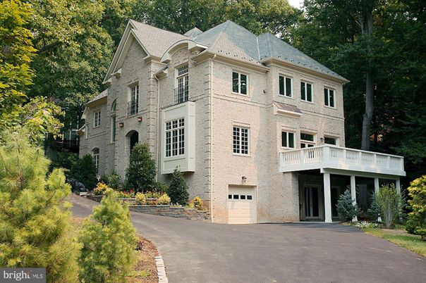 Attached, Exterior, Facade, French Provincial
