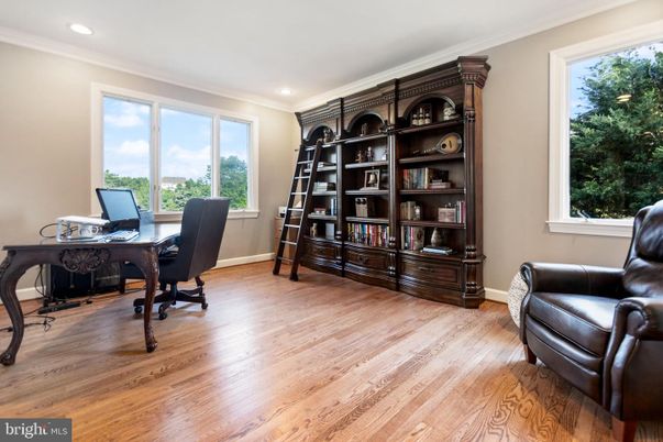 Home Office, Interior, Recessed Lighting, Wood Texture Flooring