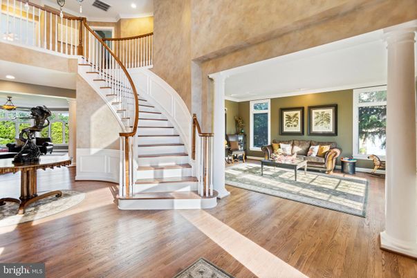 Interior, Living room, Piano, Recessed Lighting, Wood Texture Flooring