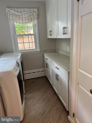 Interior, Washer, Wood Texture Flooring
