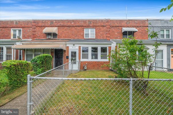 Exterior, Facade, Brick Facade, Cape Cod