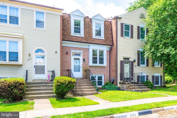 Exterior, Facade, Brick Facade, Rowhouse