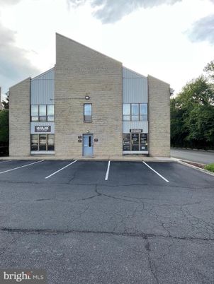 Exterior, Facade, Brick Facade, Modern