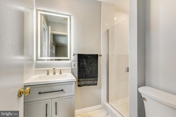 Bathroom, Interior, Marble, Recessed Lighting