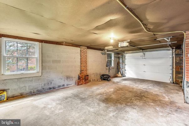 Garage, Interior, Stone Walls