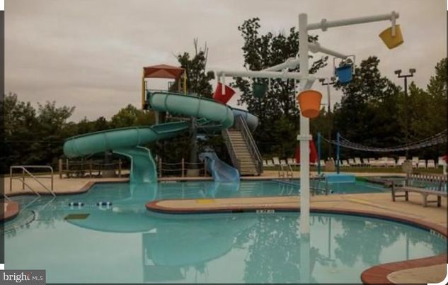 Exterior, Playground, Pool