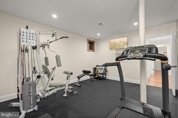 Fitness Equipment, Interior, Recessed Lighting, Wood Texture Flooring
