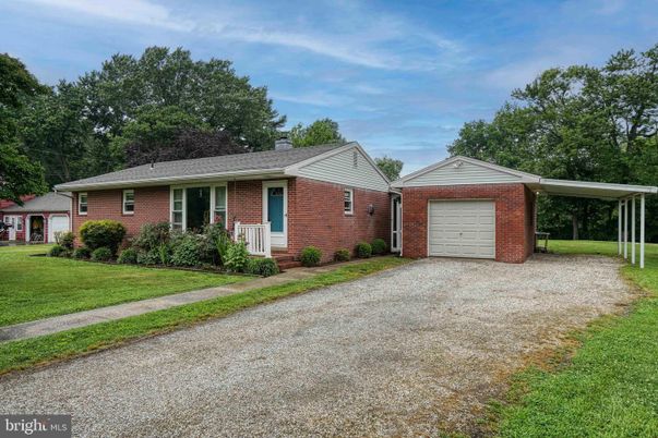 Attached, Exterior, Facade, Brick Facade, Ranch