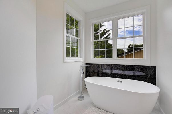 Bathroom, Free Standing Baths, Interior