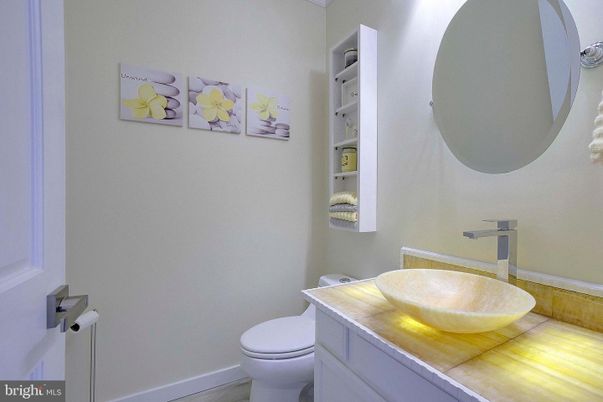 Bathroom, Interior, Tile Countertops