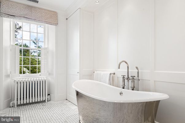 Bathroom, Free Standing Baths, Interior, Recessed Lighting