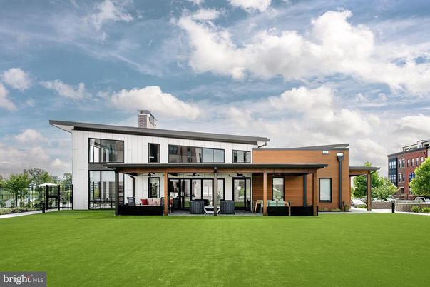 Backyard, Exterior, Facade, Modern