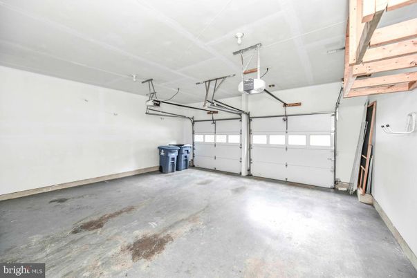 Garage, Interior