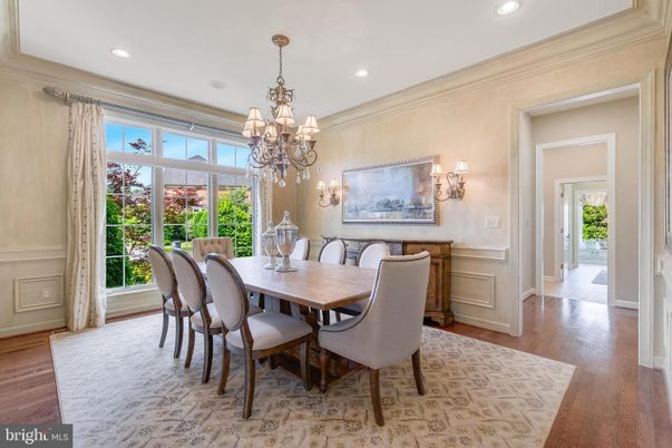 Chandelier, Dining room, Interior, Recessed Lighting, Wood Texture Flooring