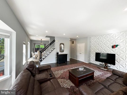 Dining room, Interior, Living room, Pendant Lights, Recessed Lighting, Wood Texture Flooring