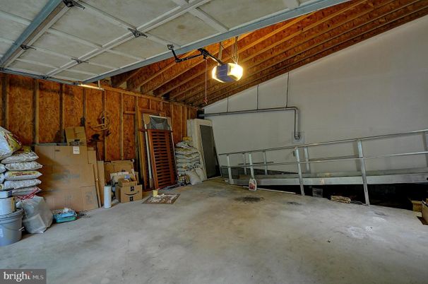 Garage, Interior, Wooden Beams, Wooden Walls