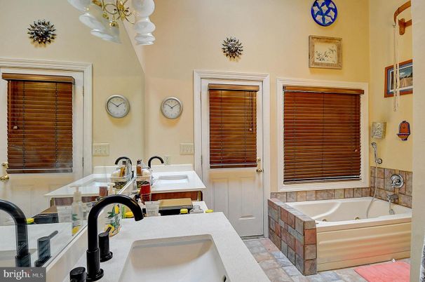 Bathroom, Dual Sink Vanities, Interior