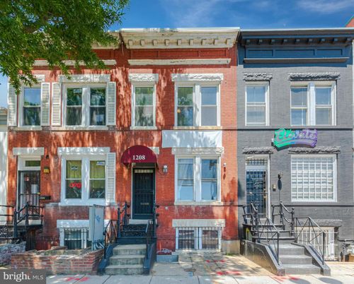 Exterior, Facade, Brick Facade, Rowhouse