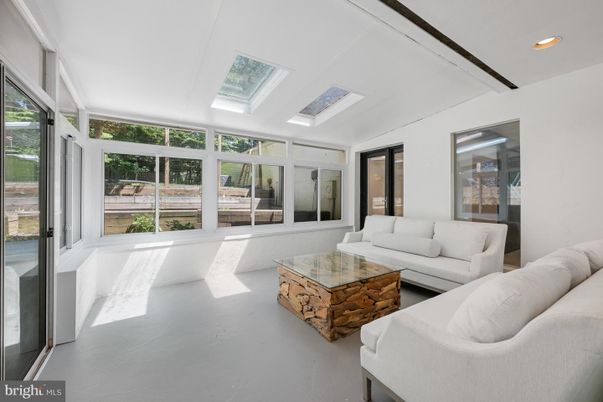 Interior, Living room, Recessed Lighting, Sun Room