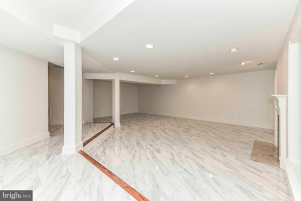 Empty room, Interior, Marble, Recessed Lighting