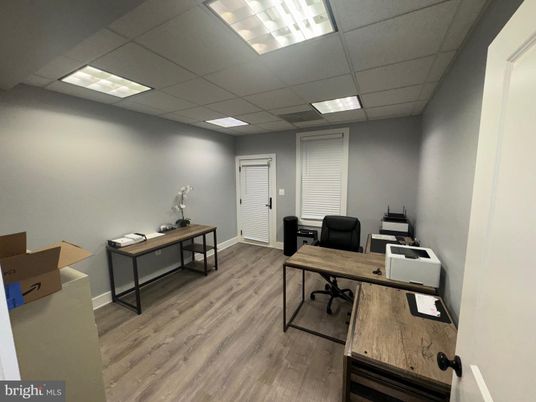 Home Office, Interior, Recessed Lighting, Wood Texture Flooring