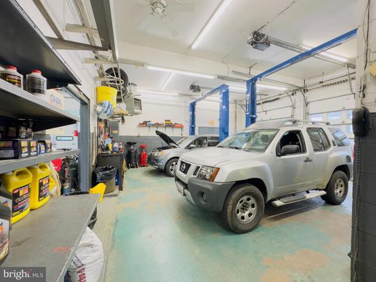Garage, Interior