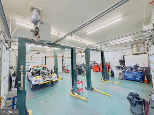 Garage, Interior
