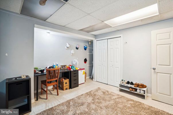 Home Office, Interior