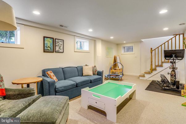Fitness Equipment, Interior, Living room, Recessed Lighting