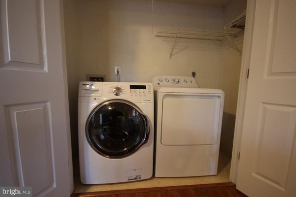 Interior, Utility Closets, Washer, Wood Texture Flooring