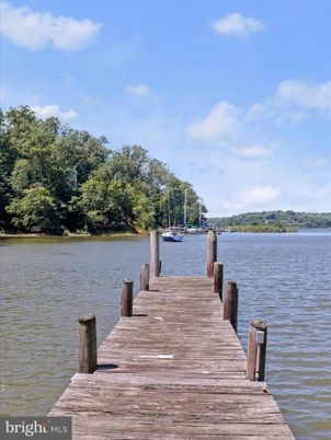 Exterior, Lake