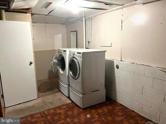 Interior, Stone Walls, Washer, Wood Texture Flooring