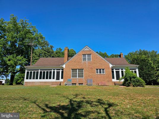 Backyard, Exterior, Facade, Brick Facade, Brick Traditional
