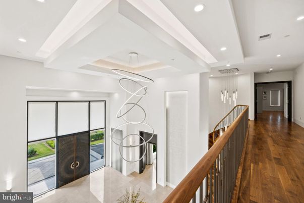 Interior, Pendant Lights, Recessed Lighting, Wood Texture Flooring