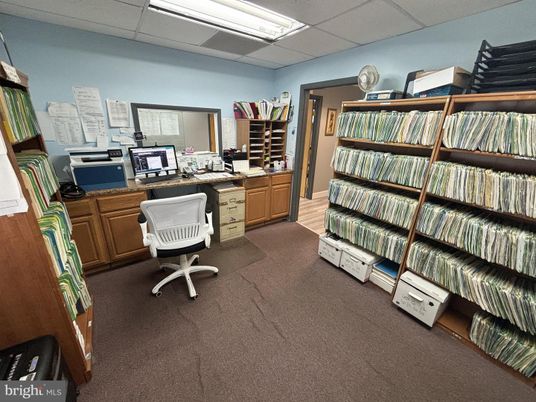 Home Office, Interior