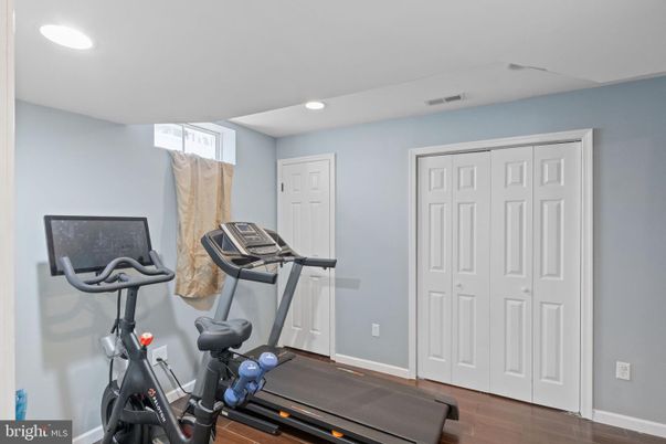 Fitness Equipment, Interior, Recessed Lighting, Wood Texture Flooring