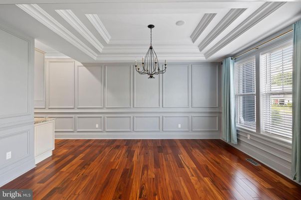 Chandelier, Empty room, Interior, Wood Texture Flooring