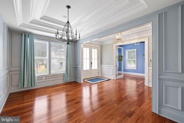 Chandelier, Empty room, Interior, Pendant Lights, Wood Texture Flooring
