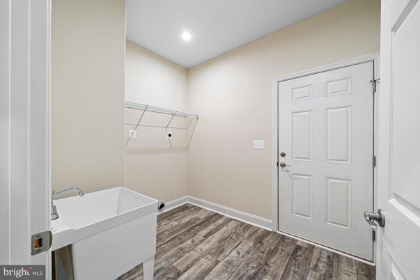 Interior, Recessed Lighting, Walk-in Closets, Wood Texture Flooring