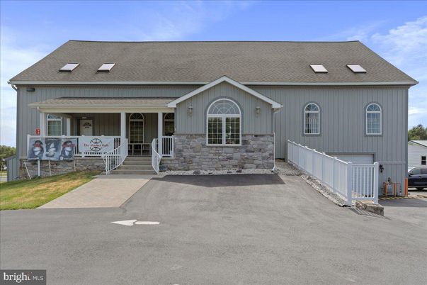Exterior, Facade, Cape Cod