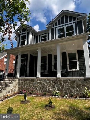 Exterior, Facade, American Craftsman