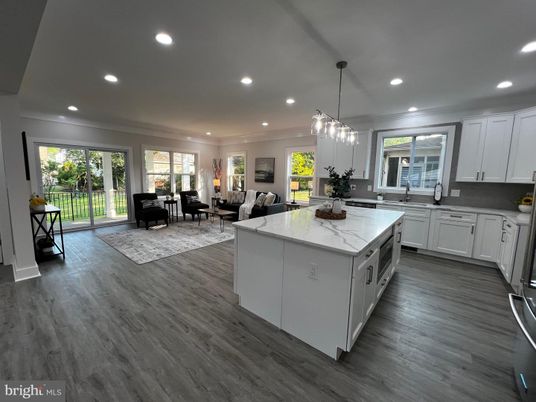 Dining room, Interior, Kitchen, Living room, Pendant Lights, Recessed Lighting, Wood Texture Flooring