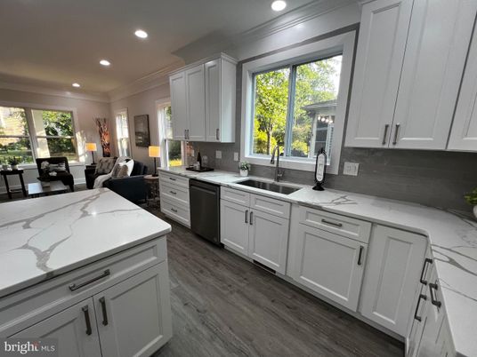 Dining room, Interior, Kitchen, Recessed Lighting, Wood Texture Flooring