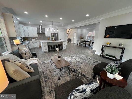 Dining room, Interior, Kitchen, Living room, Pendant Lights, Recessed Lighting, Wood Texture Flooring