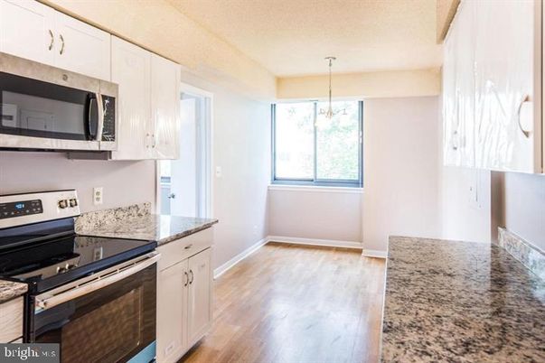 Chandelier, Interior, Kitchen, Pendant Lights, Wood Texture Flooring