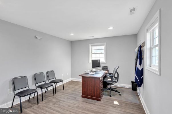 Home Office, Interior, Recessed Lighting, Wood Texture Flooring