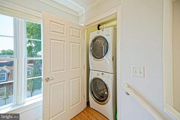 Interior, Utility Closets, Washer, Wood Texture Flooring