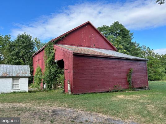 Backyard, Detached Garage, Exterior