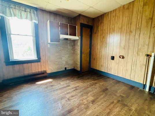 Empty room, Interior, Wood Texture Flooring, Wooden Walls
